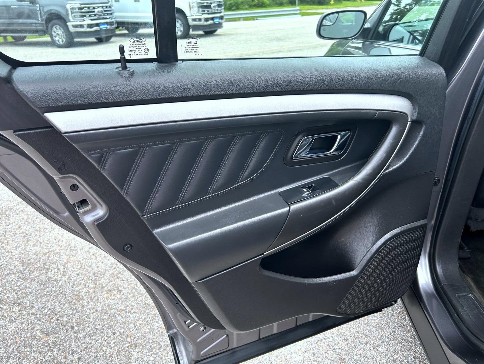 Used 2013 Ford Taurus SEL FWD image 18