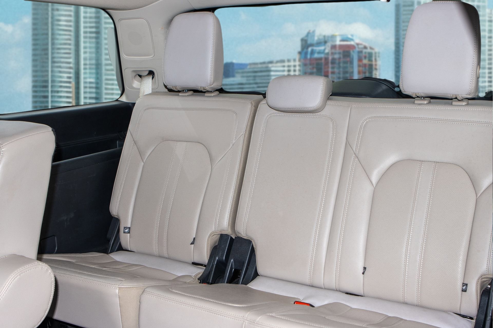 Used 2024 Ford Expedition Limited image 19