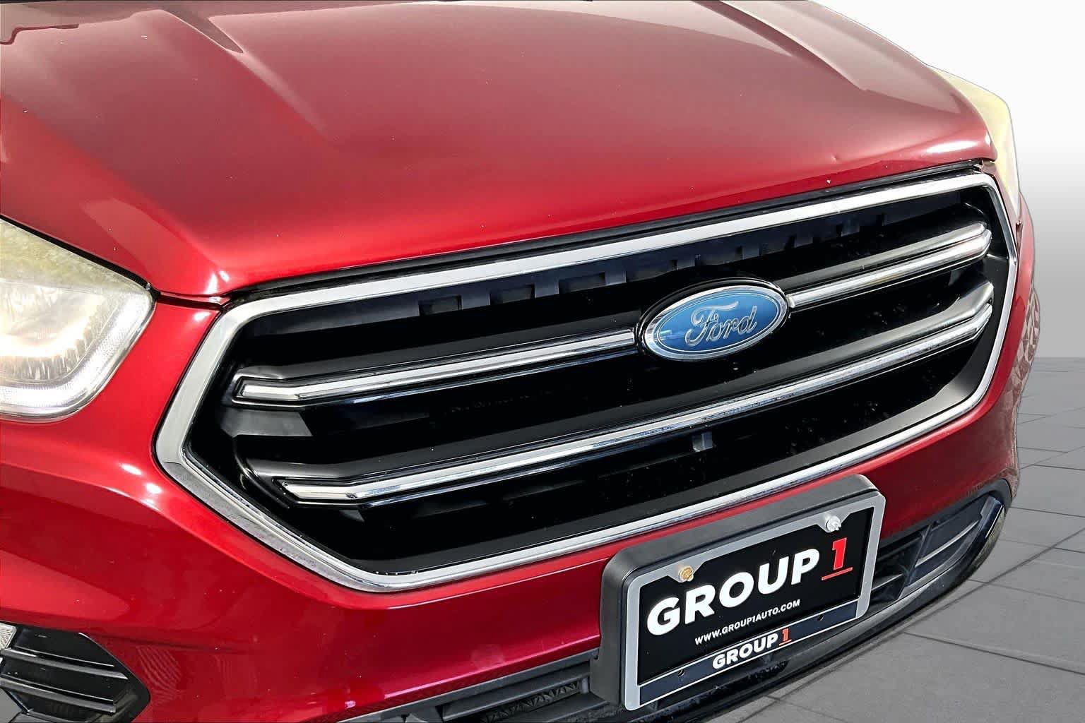 Used 2017 Ford Escape SE w/ Equipment Group 201A FWD image 29