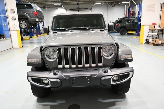 Used 2018 Jeep Wrangler Unlimited Sahara image 2