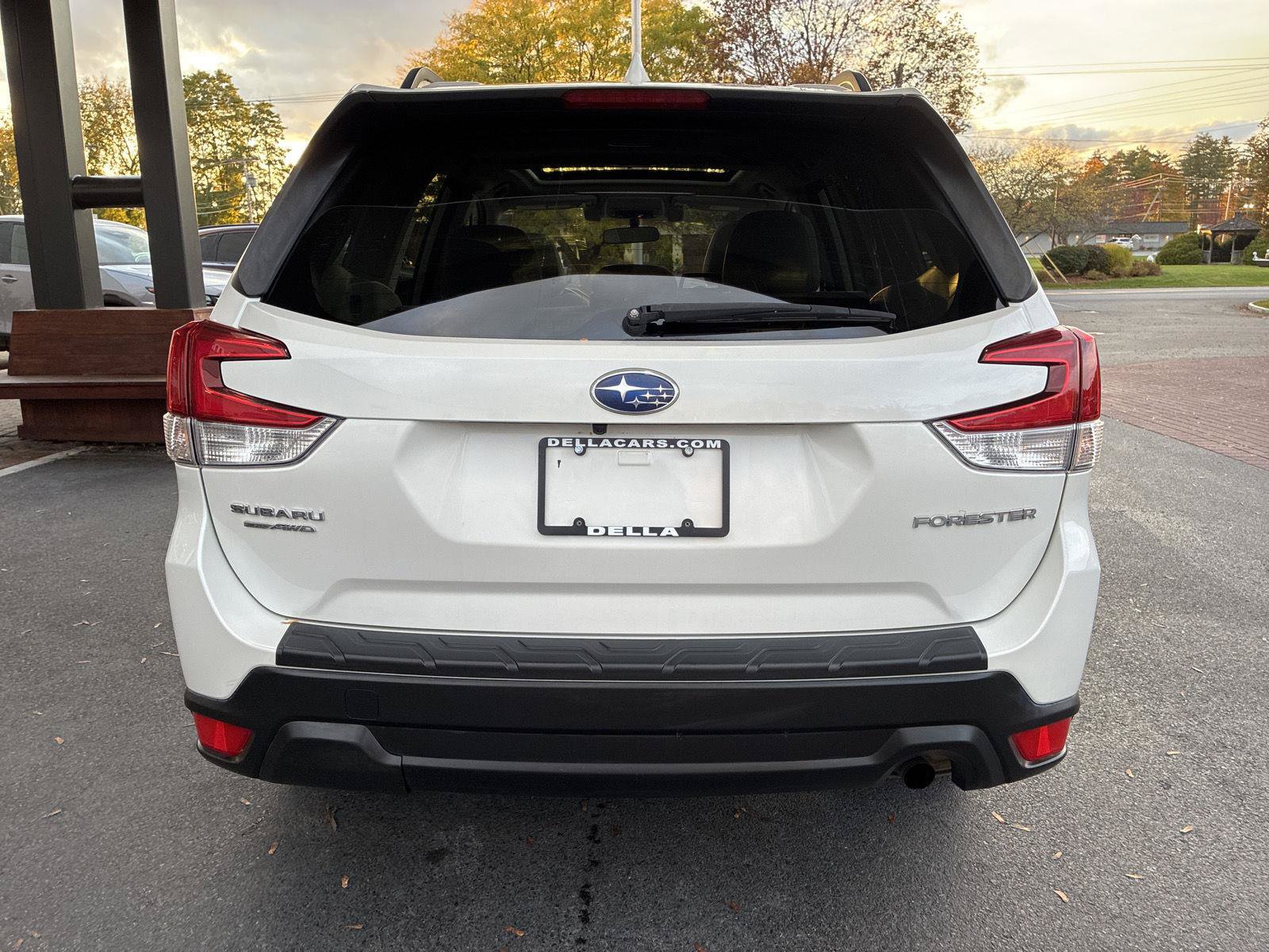 Used 2019 Subaru Forester Premium AWD/4WD image 6