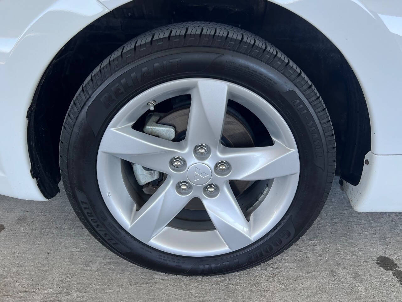 Used 2009 Mitsubishi Eclipse GS FWD image 31