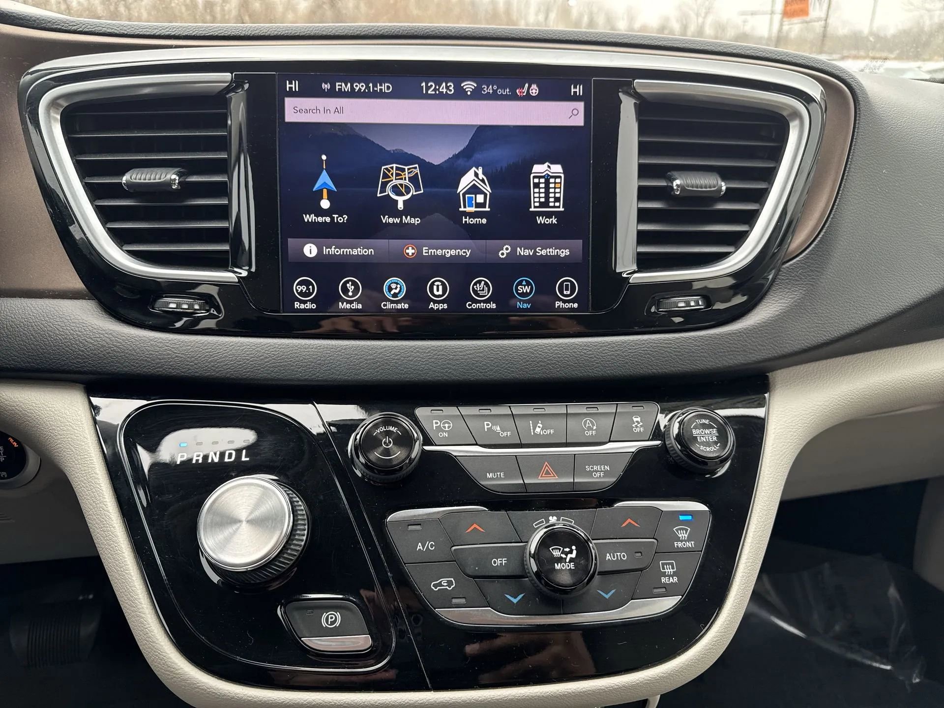 Used 2018 Chrysler Pacifica Touring-L Plus w/ Advanced Safetytec Group image 20