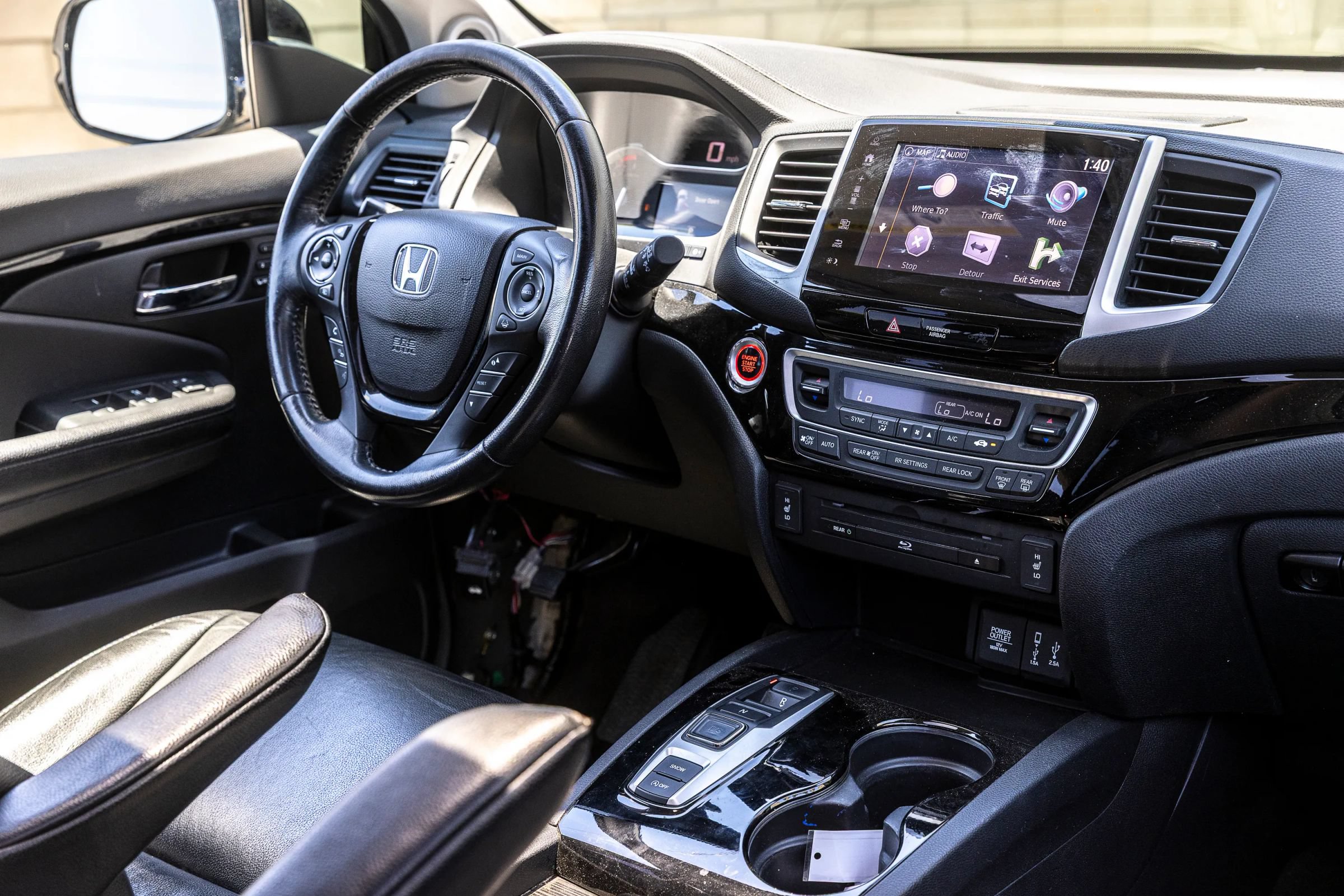 Used 2017 Honda Pilot Touring image 32