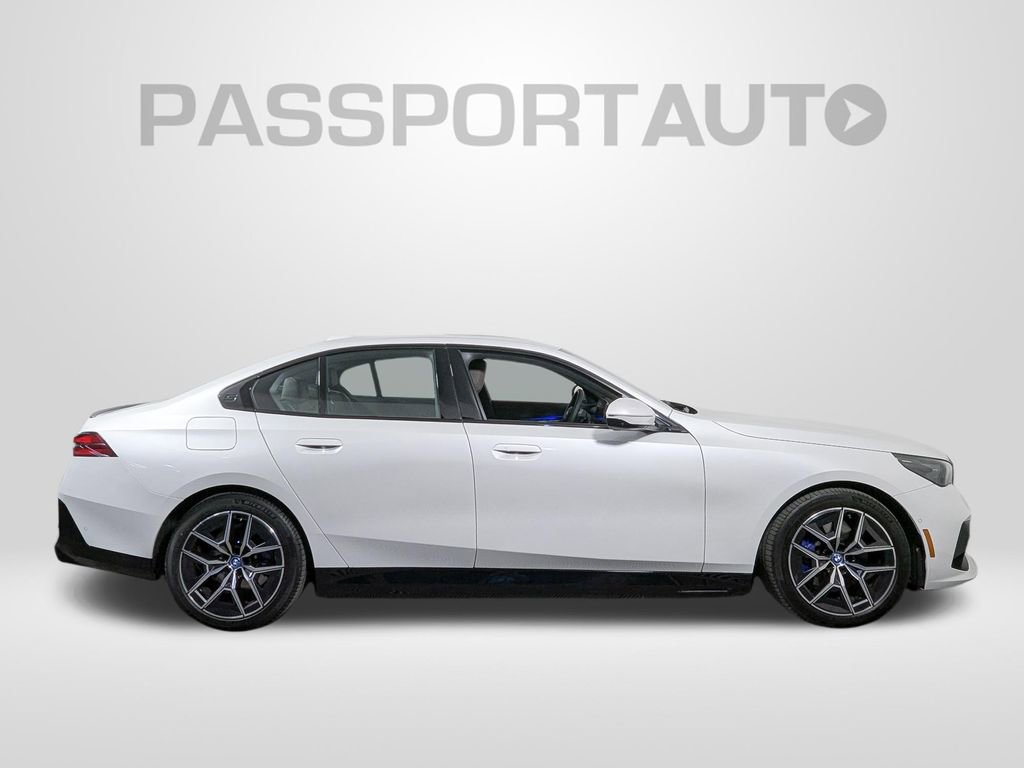 Used 2025 BMW i5 xDrive40 w/ M Sport Package AWD/4WD image 8