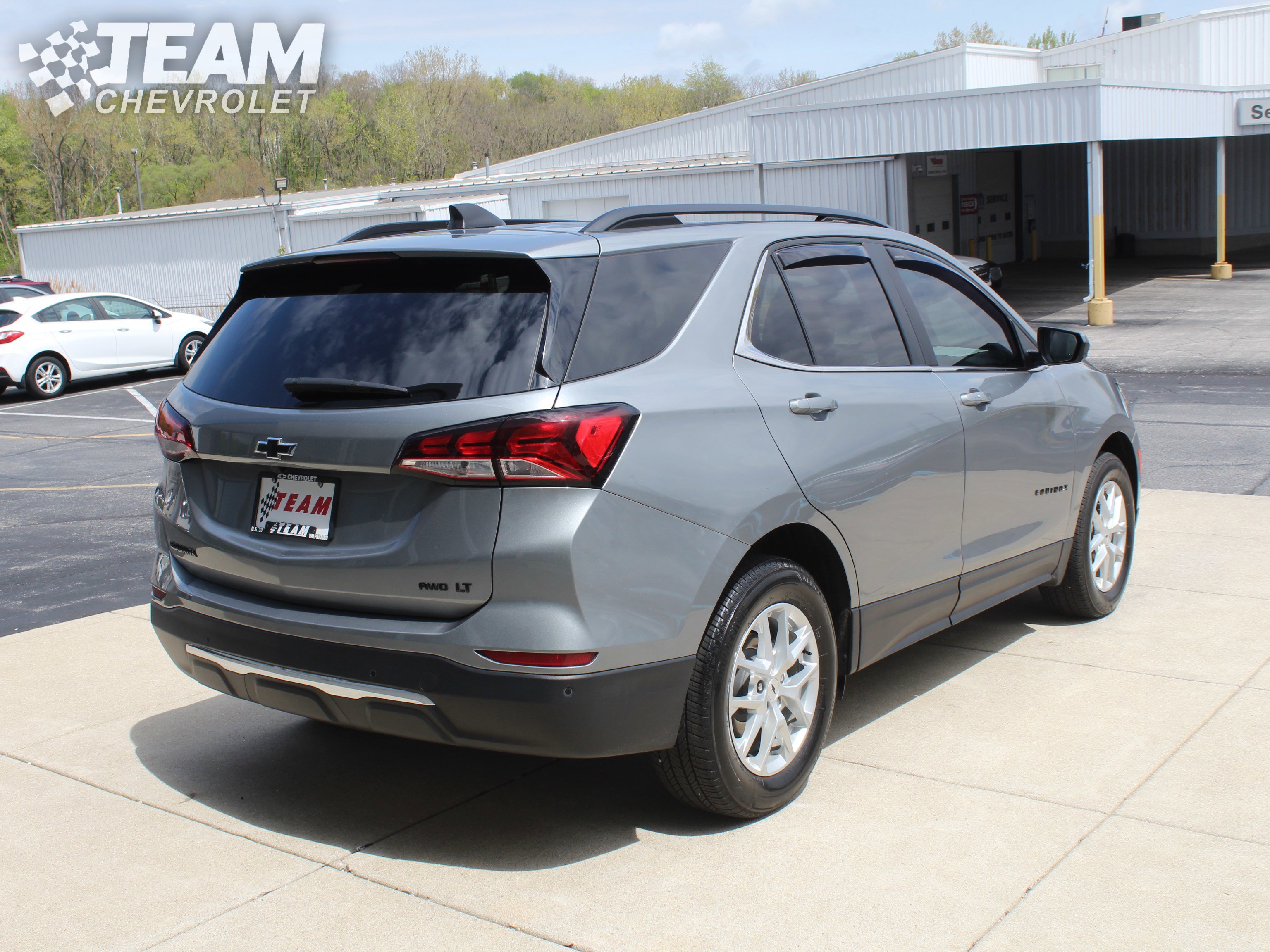 Used 2023 Chevrolet Equinox LT AWD/4WD image 4