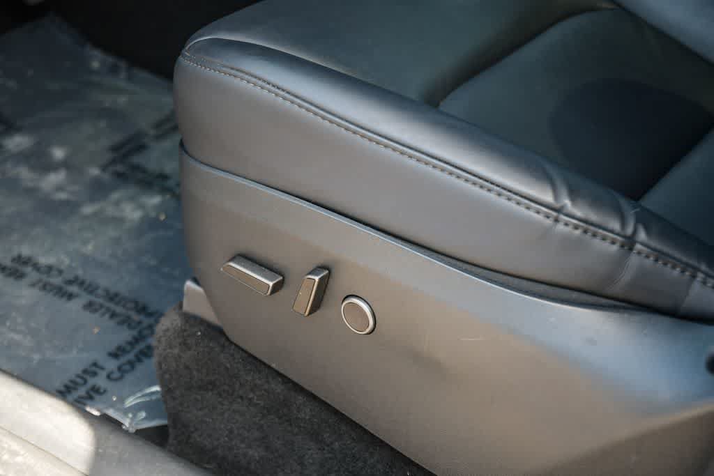 Used 2024 Tesla Model Y 2WD image 25