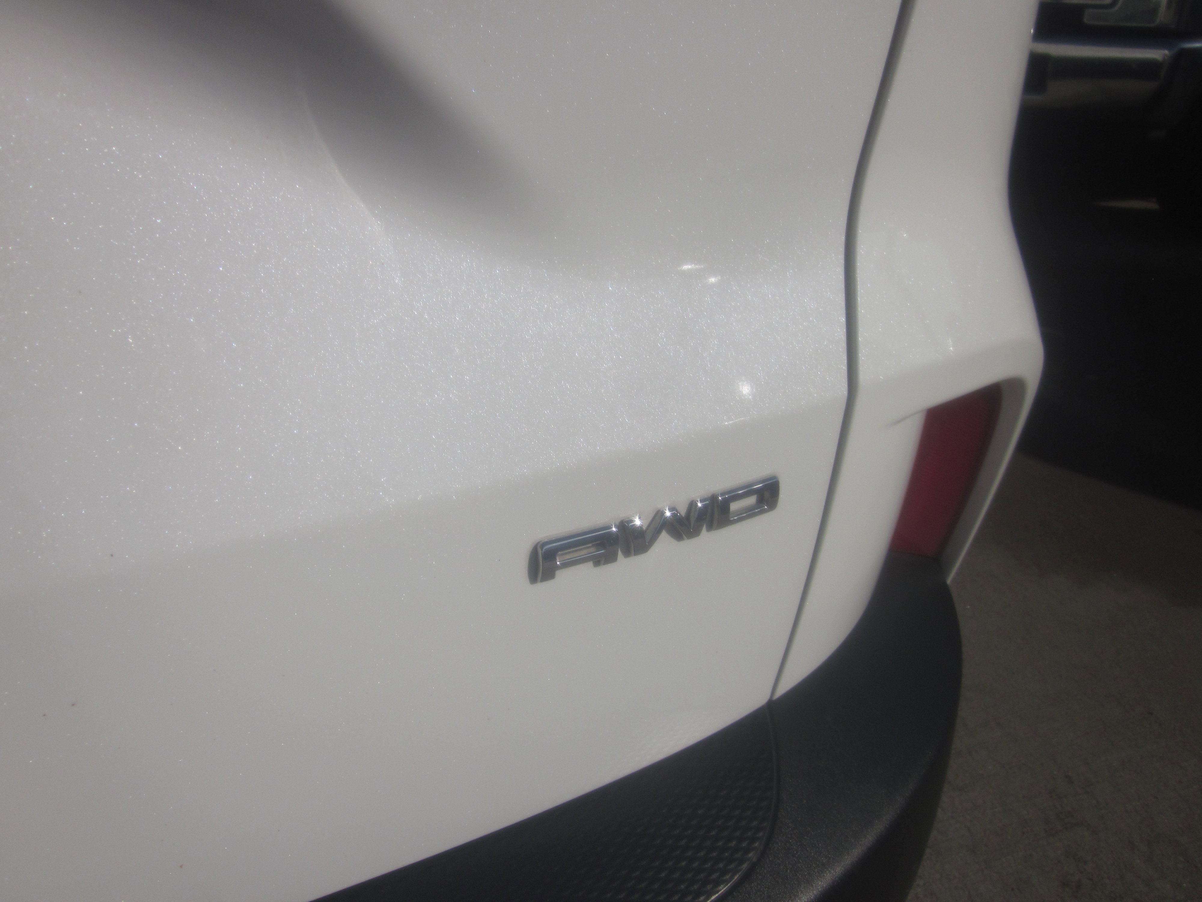 Used 2022 Ford Escape Titanium w/ Class II Trailer Tow Package image 9