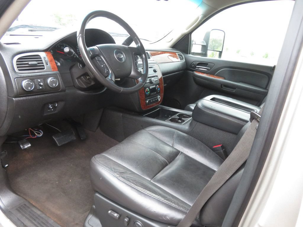 Used 2008 Chevrolet Silverado 2500 LTZ w/ Safety Package AWD/4WD image 20