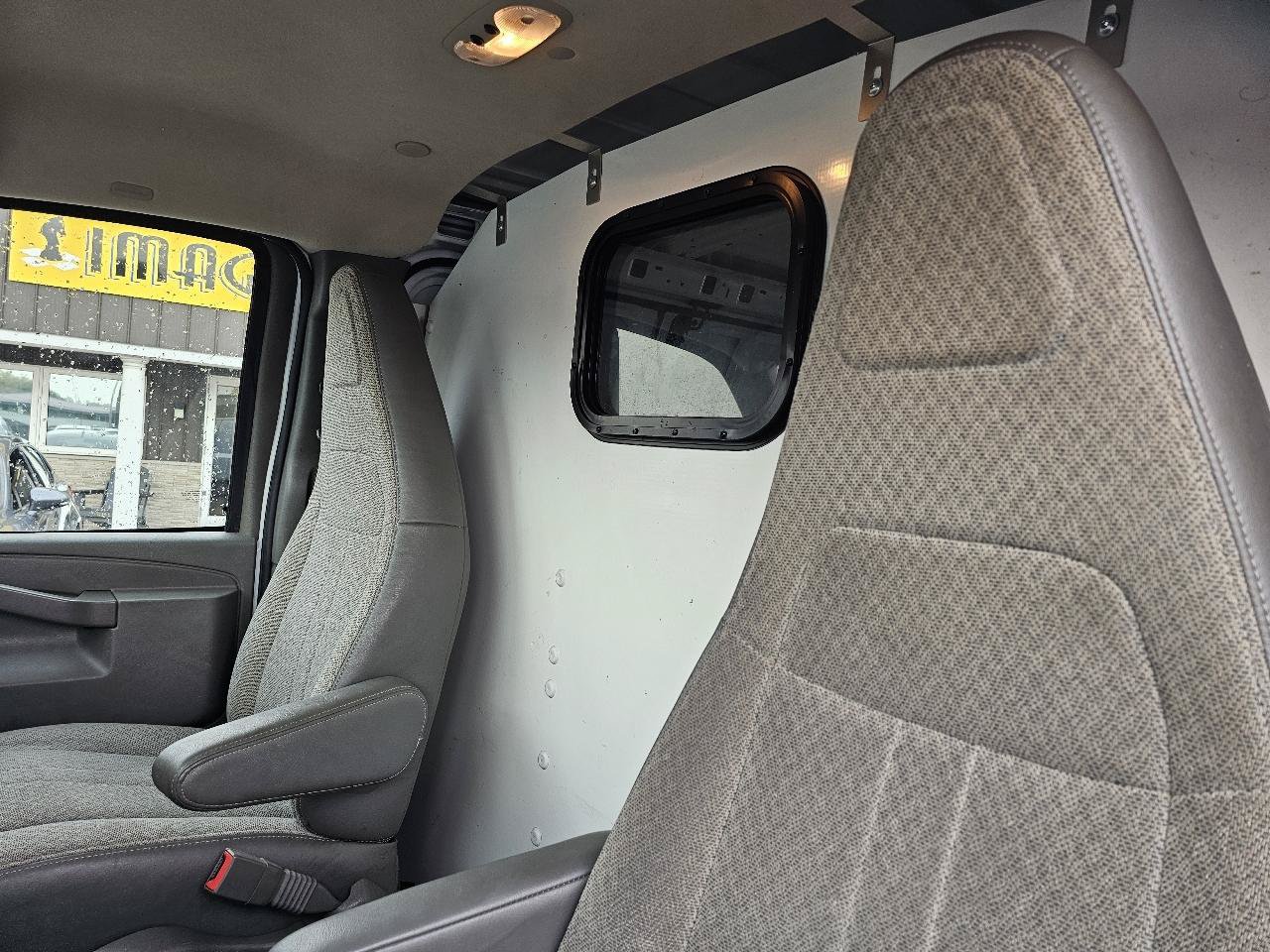 Used 2019 Chevrolet Express 2500 RWD image 15