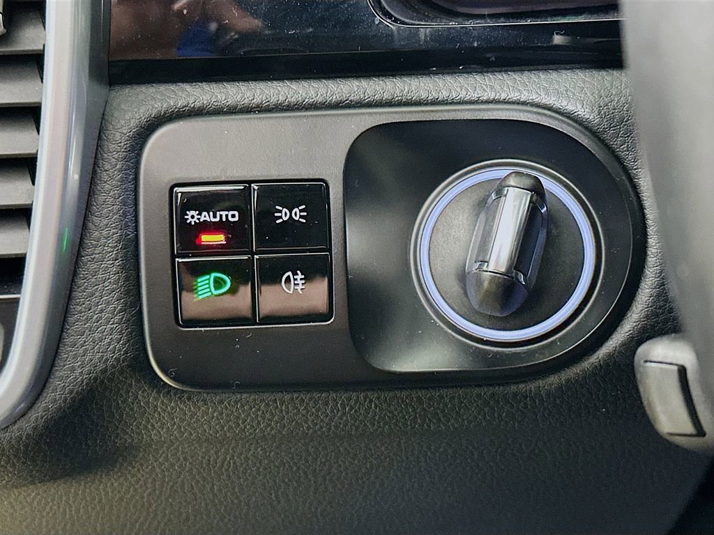 Used 2019 Porsche Cayenne Base image 12