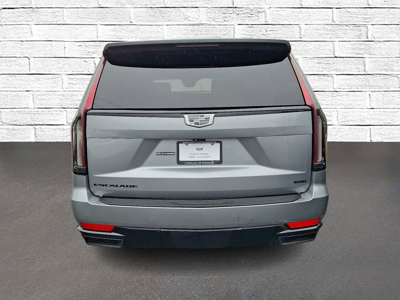 Used 2023 Cadillac Escalade ESV Sport Platinum w/ LPO, ONYX Package image 5