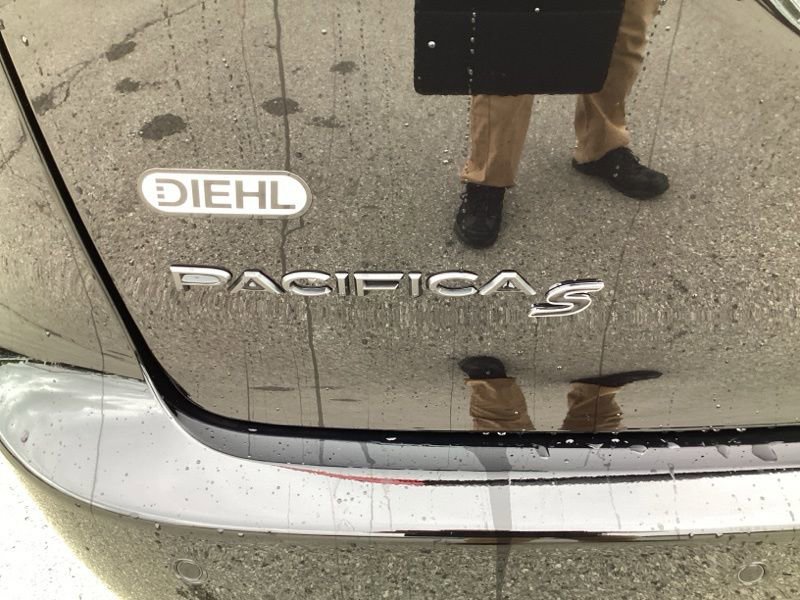 New 2026 Chrysler Pacifica Limited w/ S Appearance Package AWD/4WD image 11