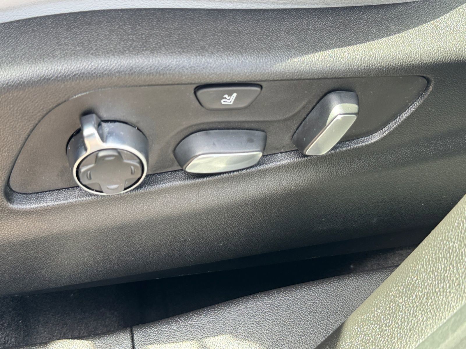 Used 2024 Cadillac XT4 Sport AWD/4WD image 23