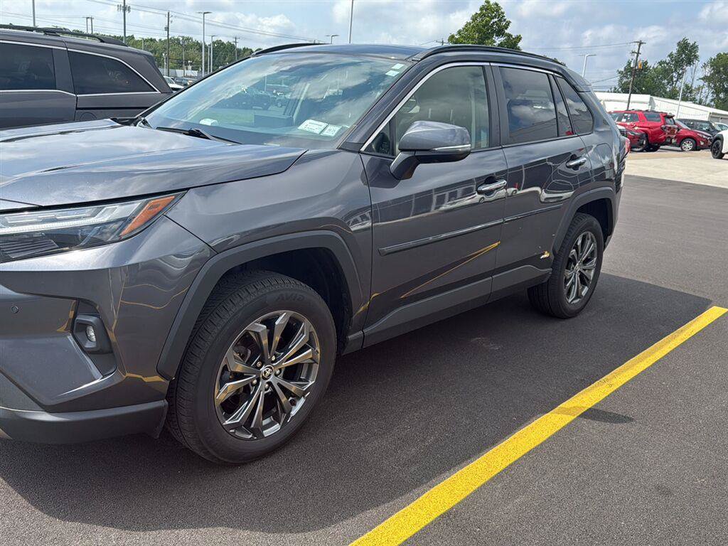 Used 2022 Toyota RAV4 Limited AWD/4WD image 2