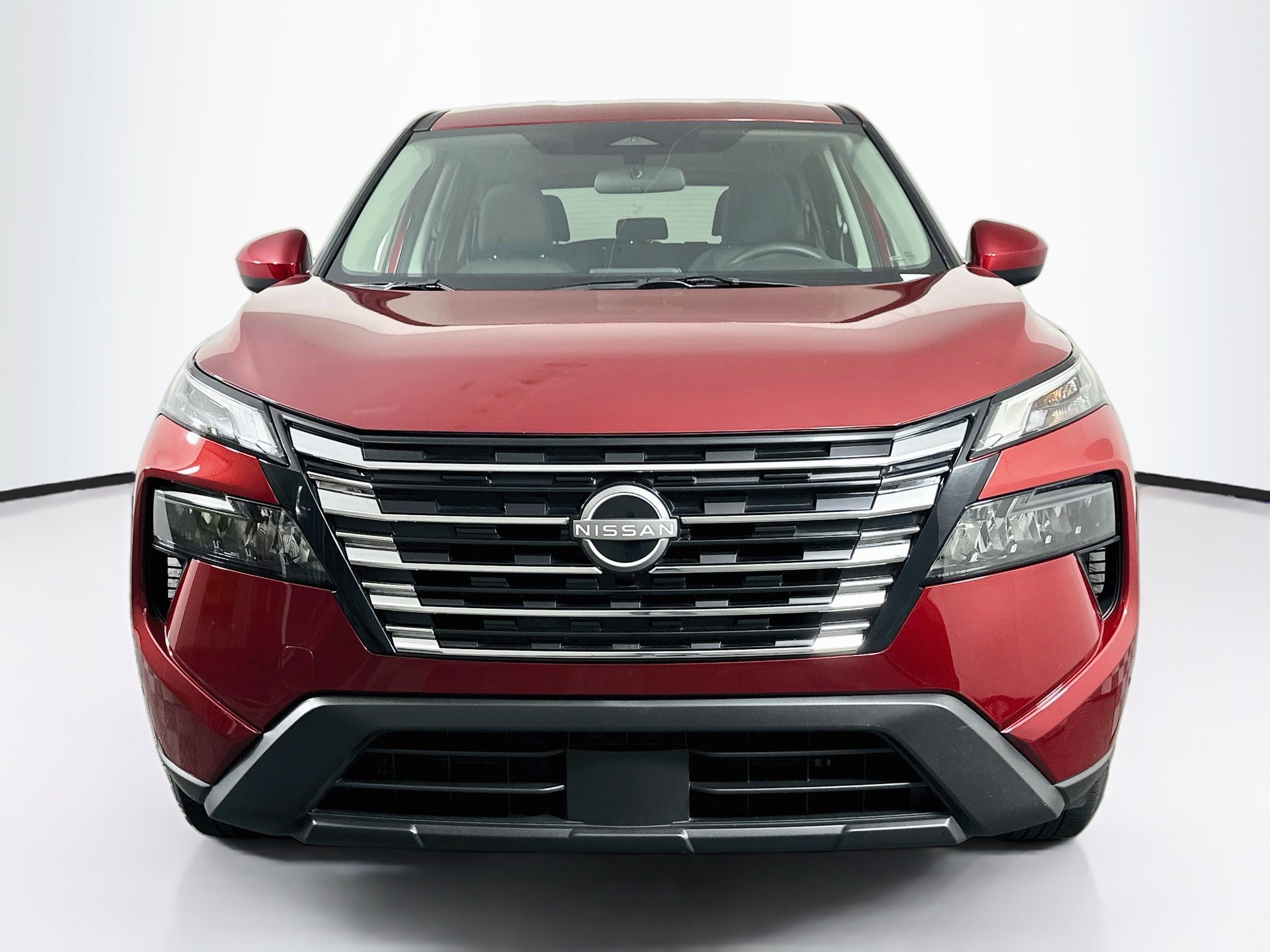 Used 2026 Nissan Rogue SV FWD image 2