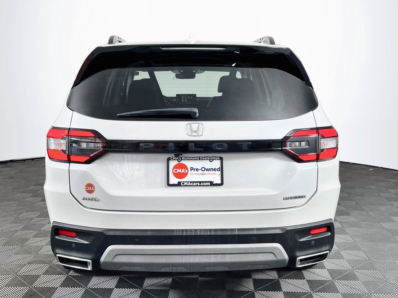 Certified 2023 Honda Pilot Touring image 9