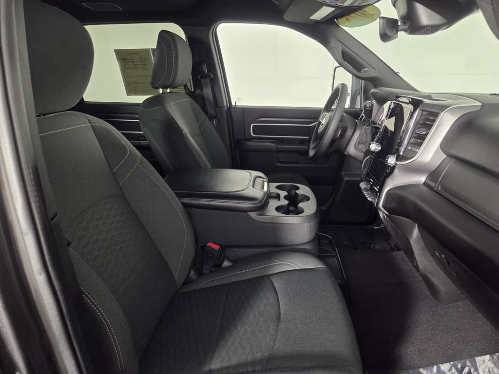 Used 2025 RAM 2500 Big Horn AWD/4WD image 30