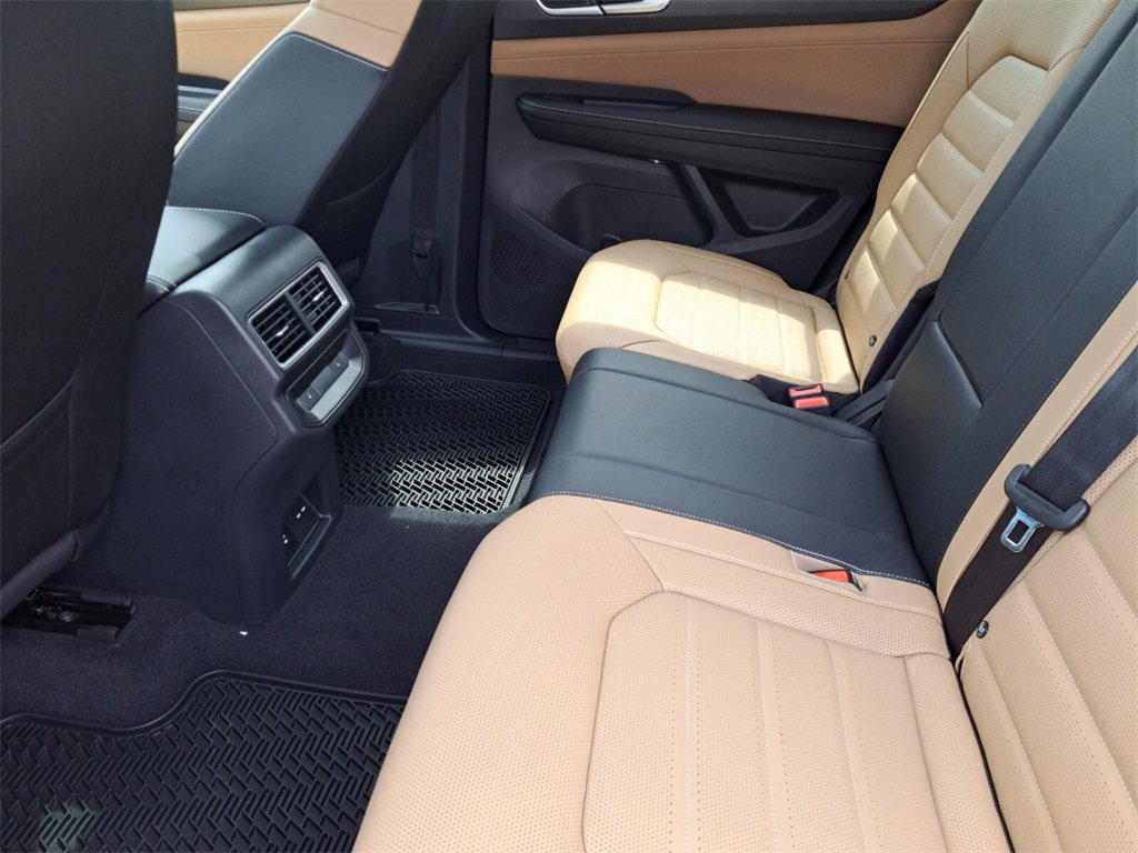 New 2026 Volkswagen Atlas Cross Sport SEL R-Line image 24