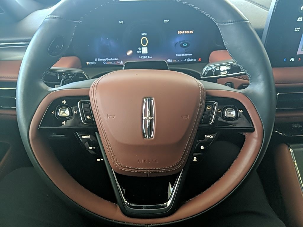 Used 2025 Lincoln Aviator Reserve w/ Illumination Package image 16