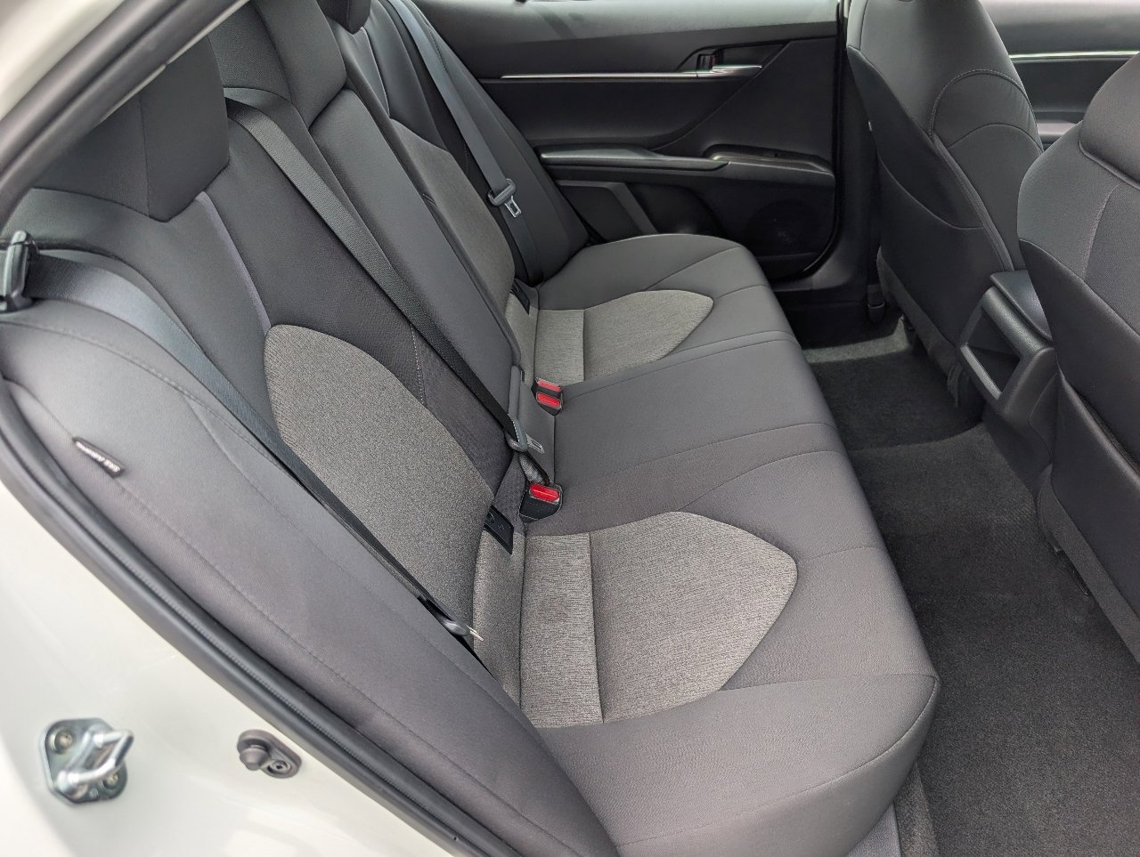 Used 2024 Toyota Camry LE FWD image 5