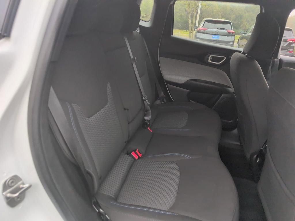 Used 2023 Jeep Compass Sport image 30