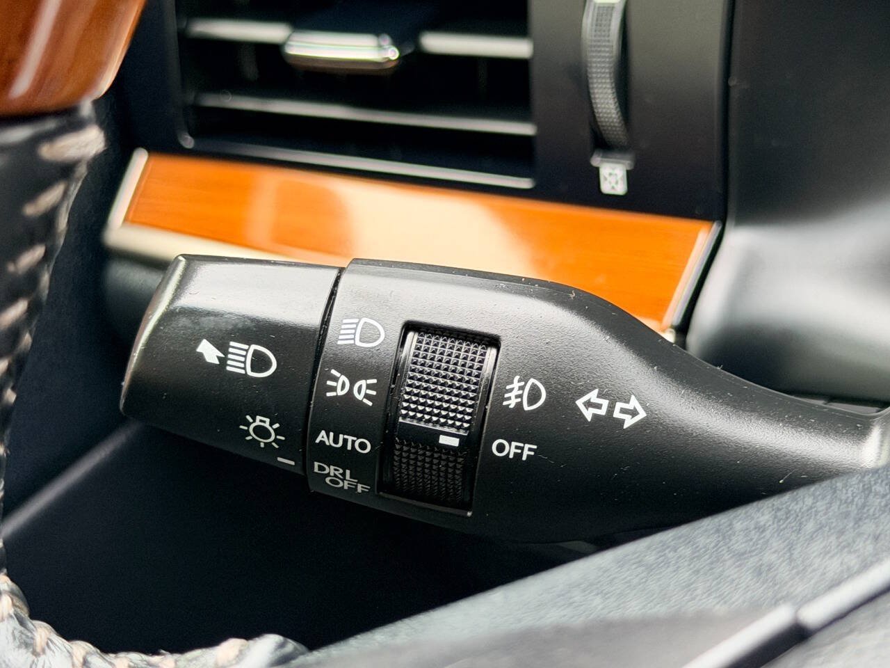 Used 2013 Lexus ES 300h w/ Luxury Pkg FWD image 33