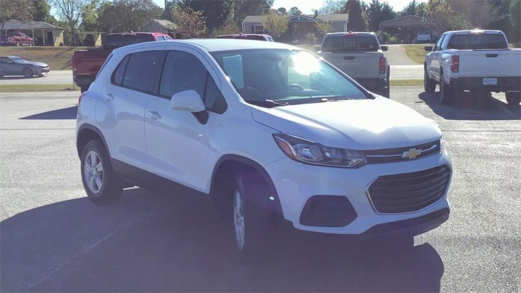 Certified 2022 Chevrolet Trax LS w/ Tint and Cruise Package image 2