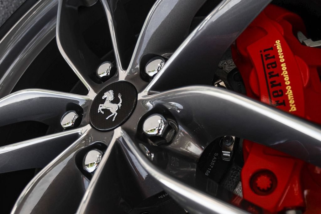 Certified 2019 Ferrari 488 GTB RWD image 13