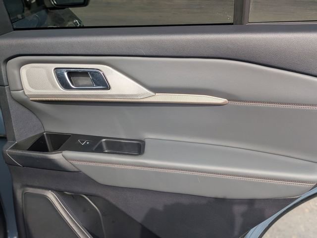 Used 2025 Ford Explorer Active w/ Active Comfort Package image 33