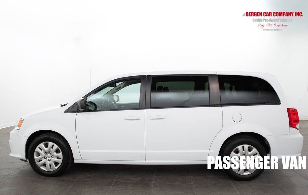 Used 2018 Dodge Grand Caravan SE w/ UConnect Hands-Free Group FWD image 5