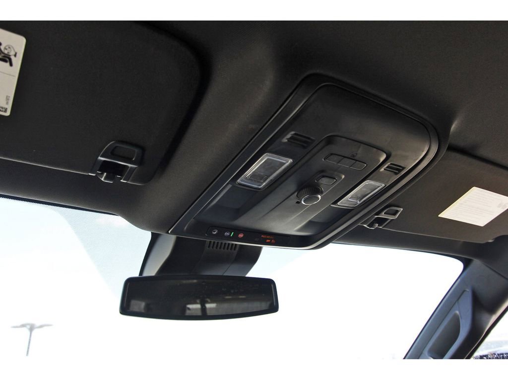 Used 2024 GMC Yukon SLT image 25