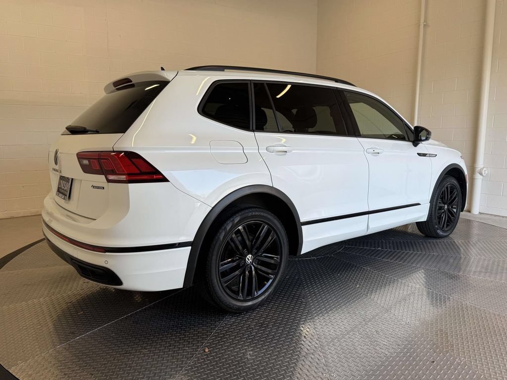 Used 2022 Volkswagen Tiguan SE R-Line AWD/4WD image 10