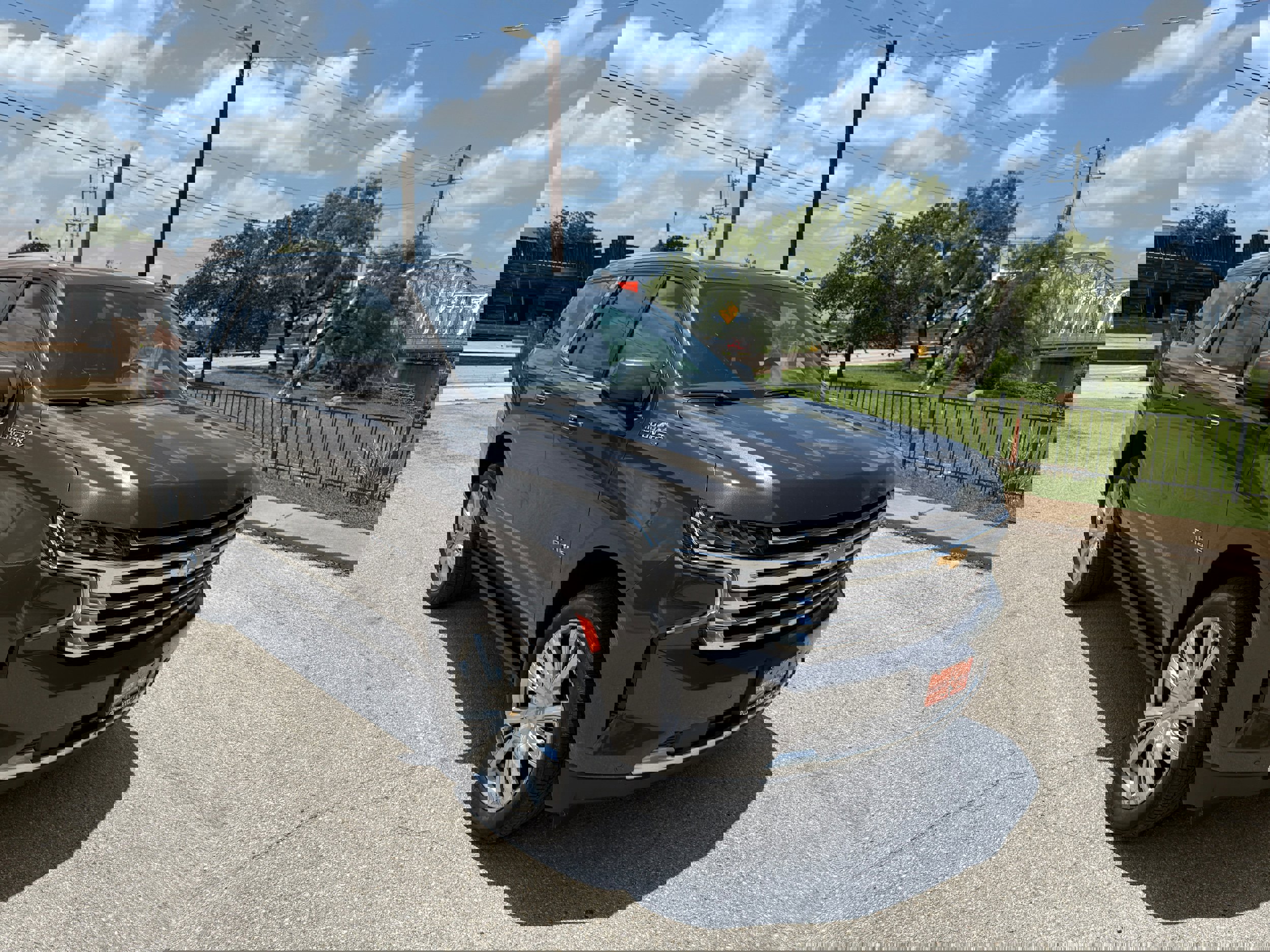 Used 2021 Chevrolet Tahoe High Country w/ Premium Package image 1