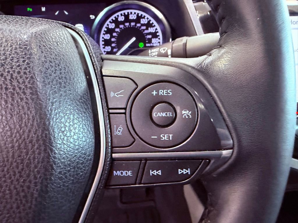 Used 2018 Toyota Camry XLE image 22