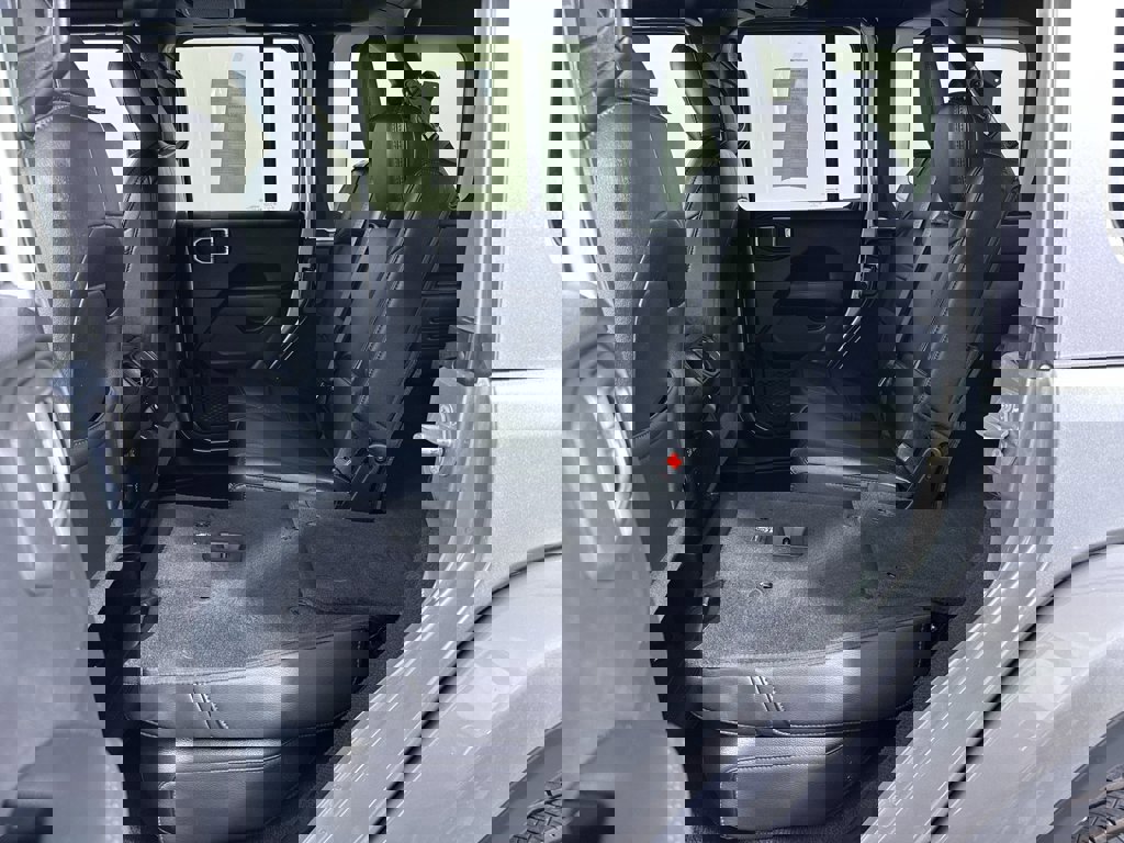 Used 2021 Jeep Wrangler Unlimited Sahara image 9