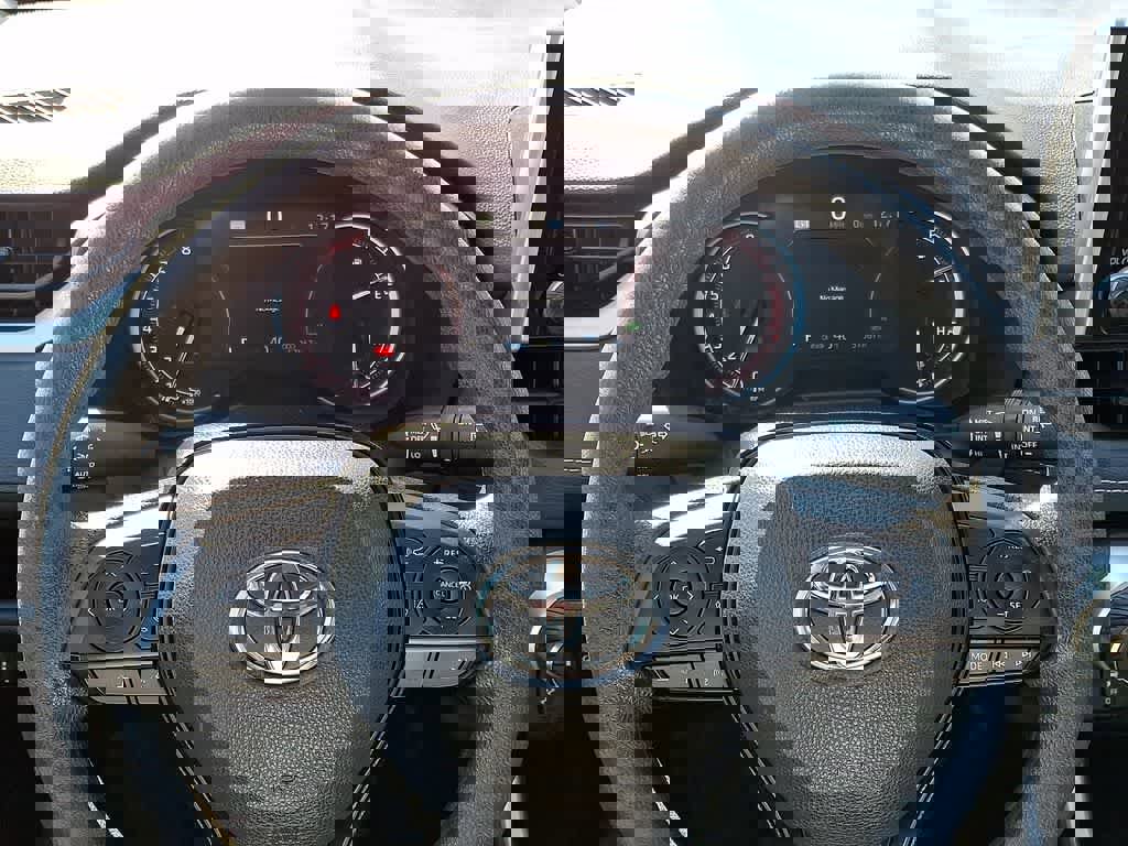 Used 2024 Toyota RAV4 XLE image 18