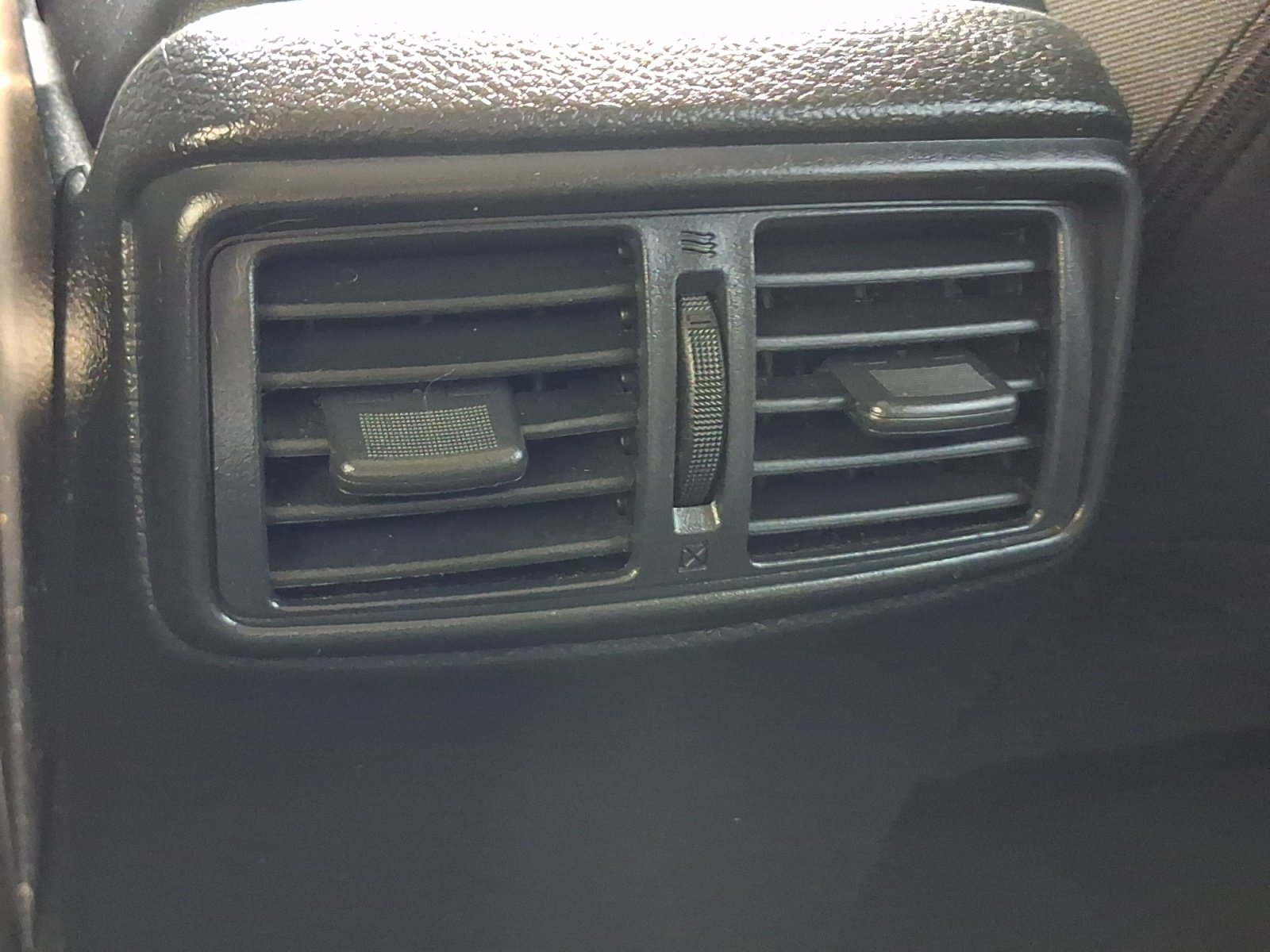 Used 2019 Nissan Rogue SV AWD/4WD image 25