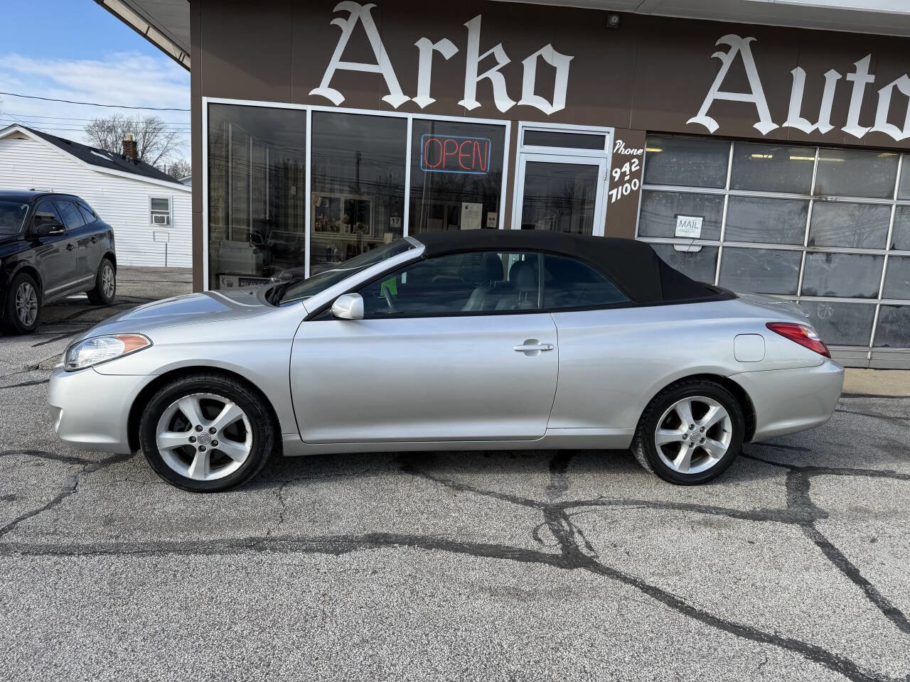 Used 2005 Toyota Solara SLE image 5