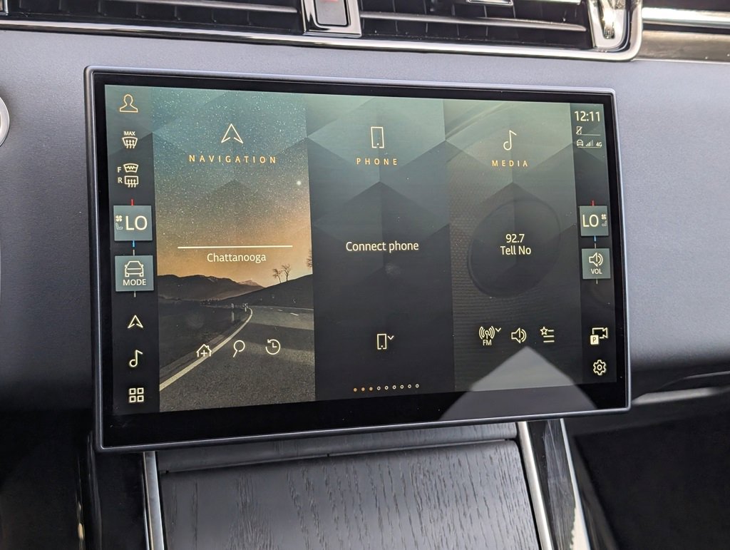 Used 2024 Land Rover Range Rover Evoque Dynamic SE image 15