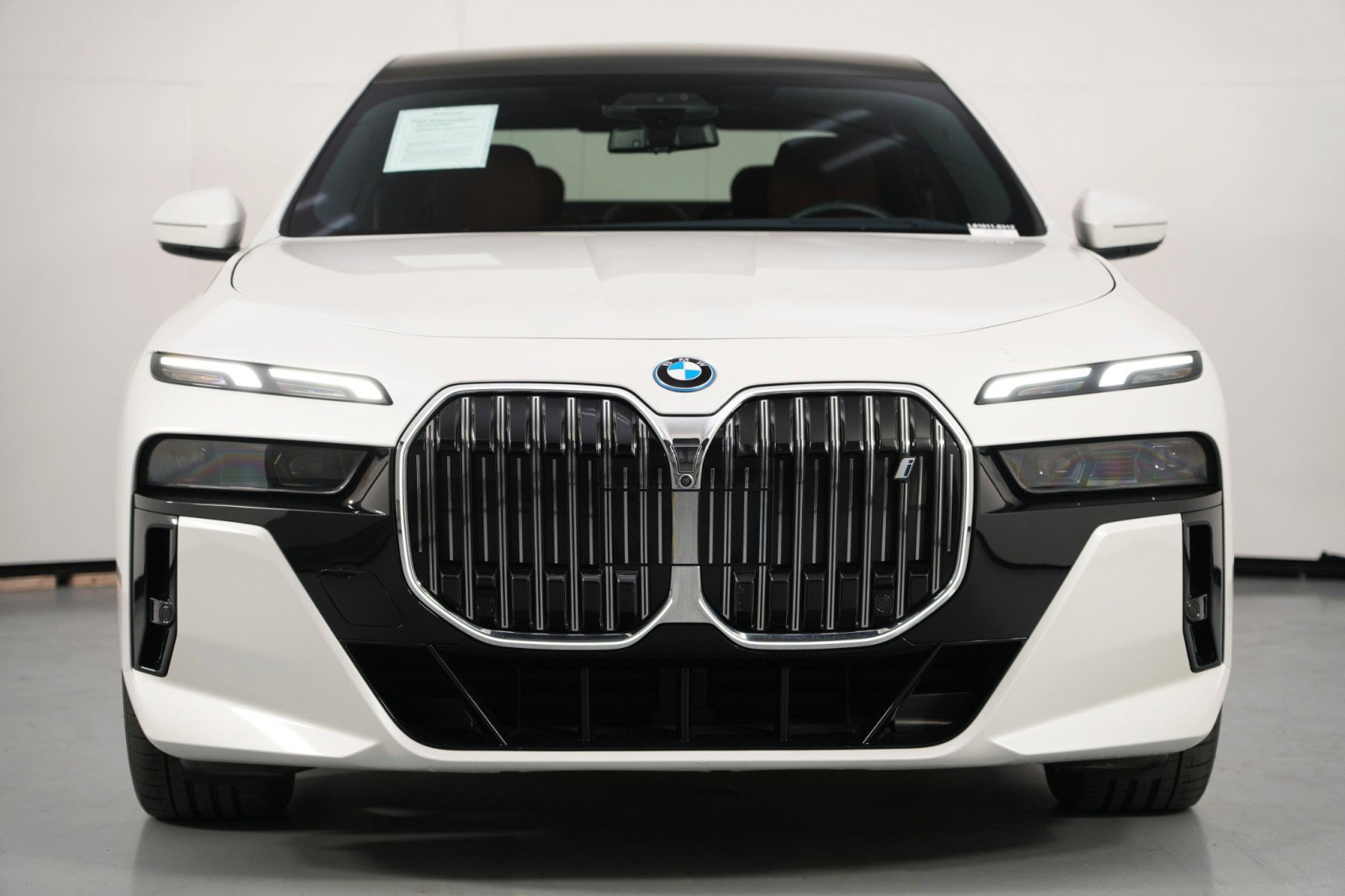 Used 2023 BMW i7 xDrive60 image 7