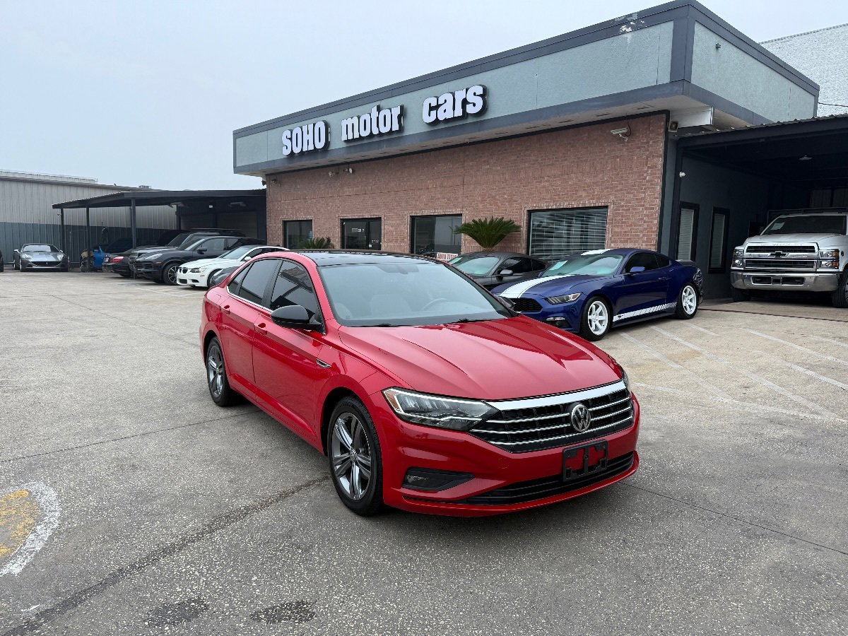Used 2020 Volkswagen Jetta R-Line w/ R-Line Cold Weather Package FWD image 2