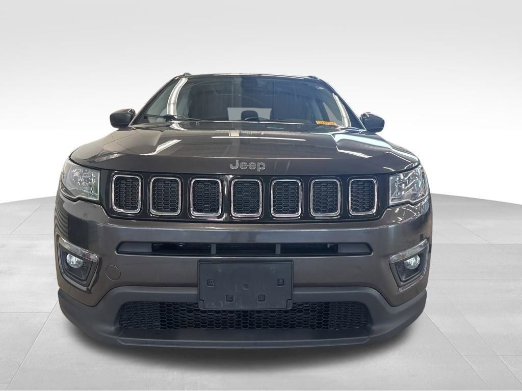 Used 2017 Jeep Compass Latitude w/ Popular Equipment Group AWD/4WD image 5