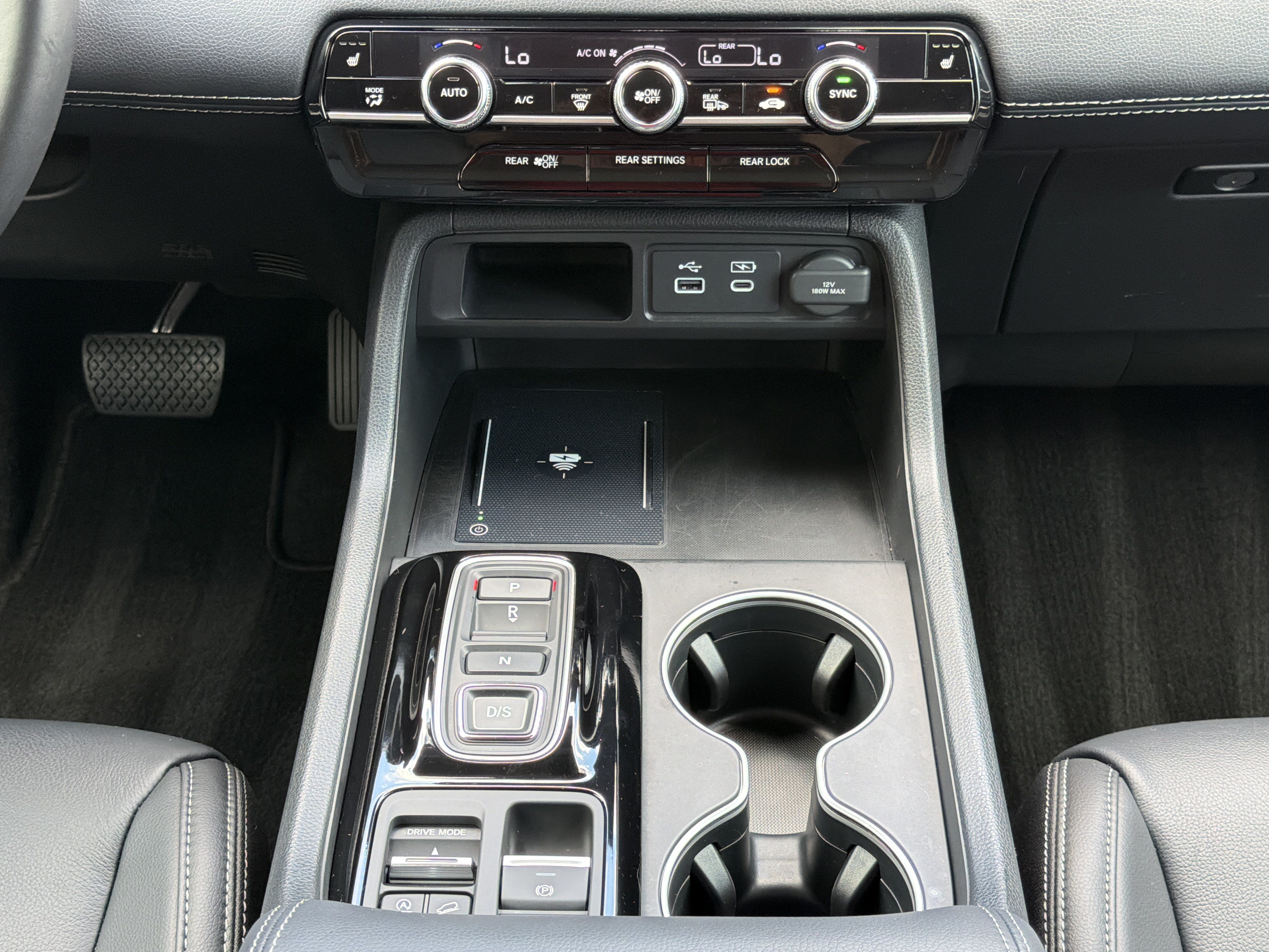 Used 2023 Honda Pilot Touring image 5