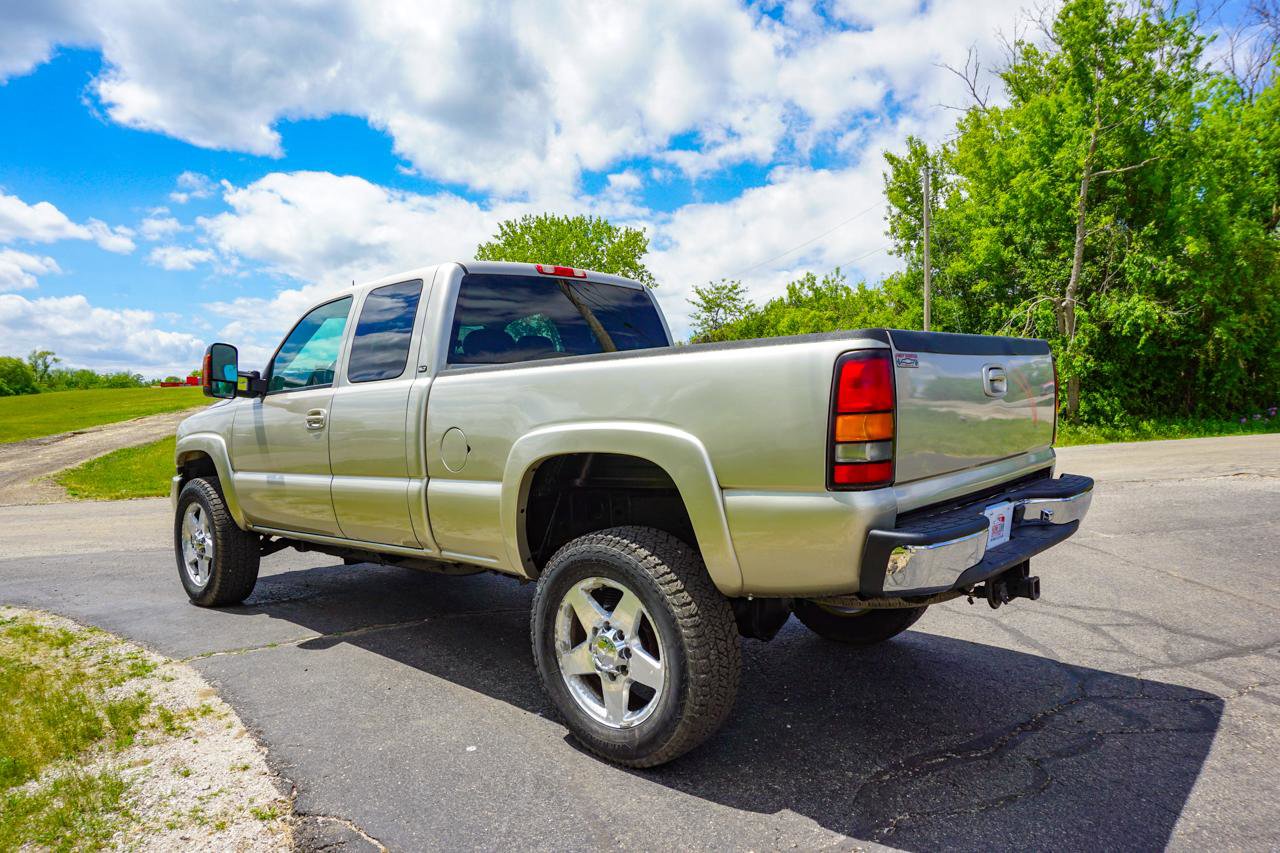 Used 2005 GMC Sierra 2500 SLT w/ Heavy-Duty Power Package AWD/4WD image 5