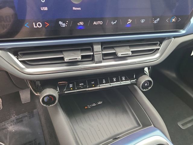 New 2026 Chevrolet Equinox EV LT image 34