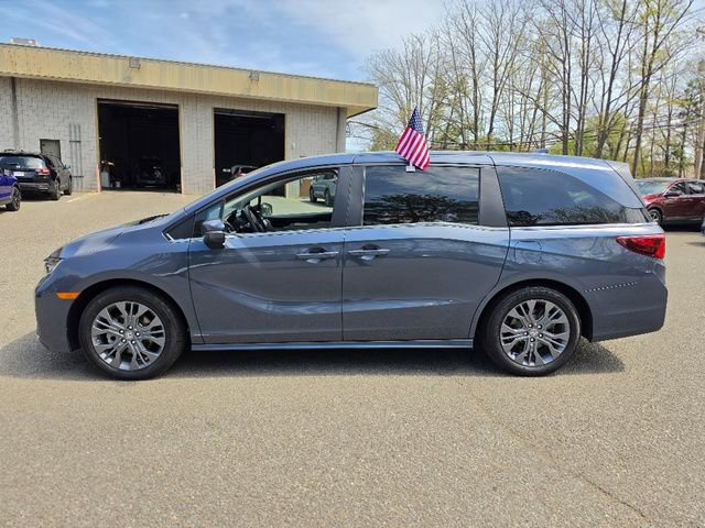 Used 2025 Honda Odyssey Touring image 2