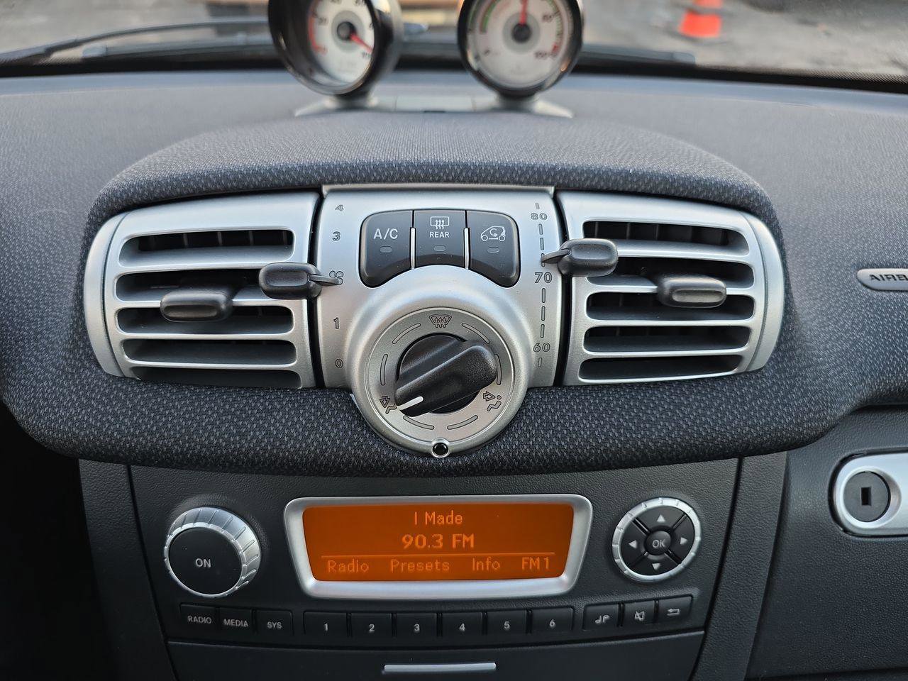 Used 2016 smart fortwo electric drive image 8