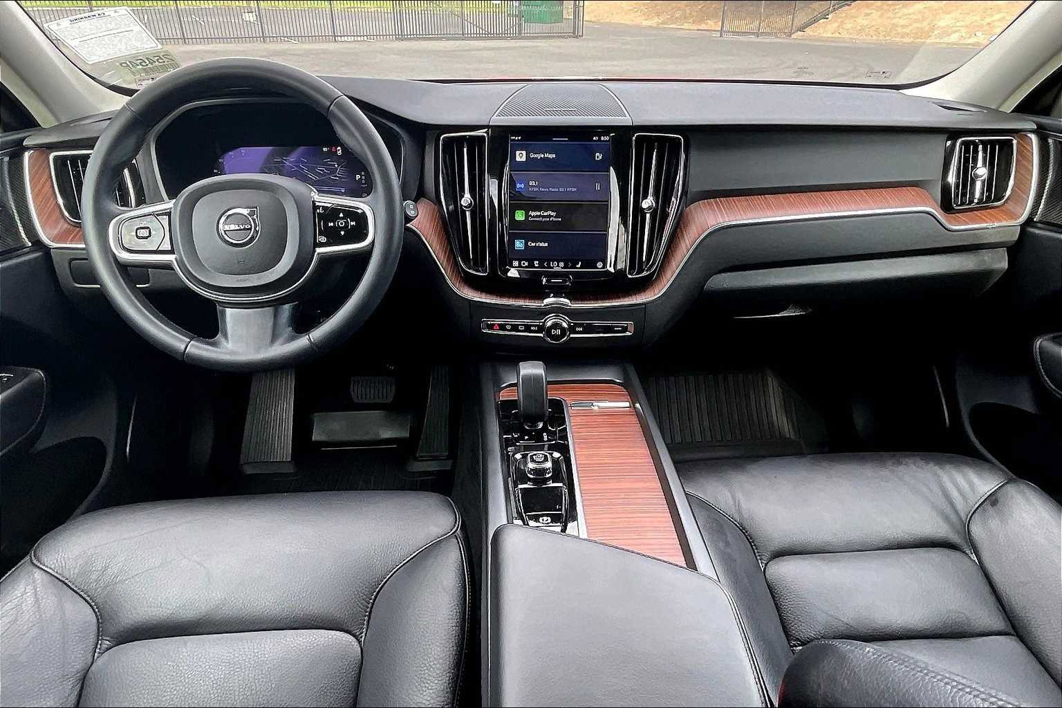 Used 2023 Volvo XC60 B5 Plus w/ Climate Package image 18