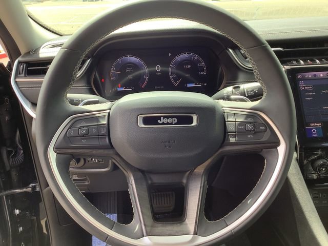 Used 2024 Jeep Grand Cherokee Limited RWD image 11